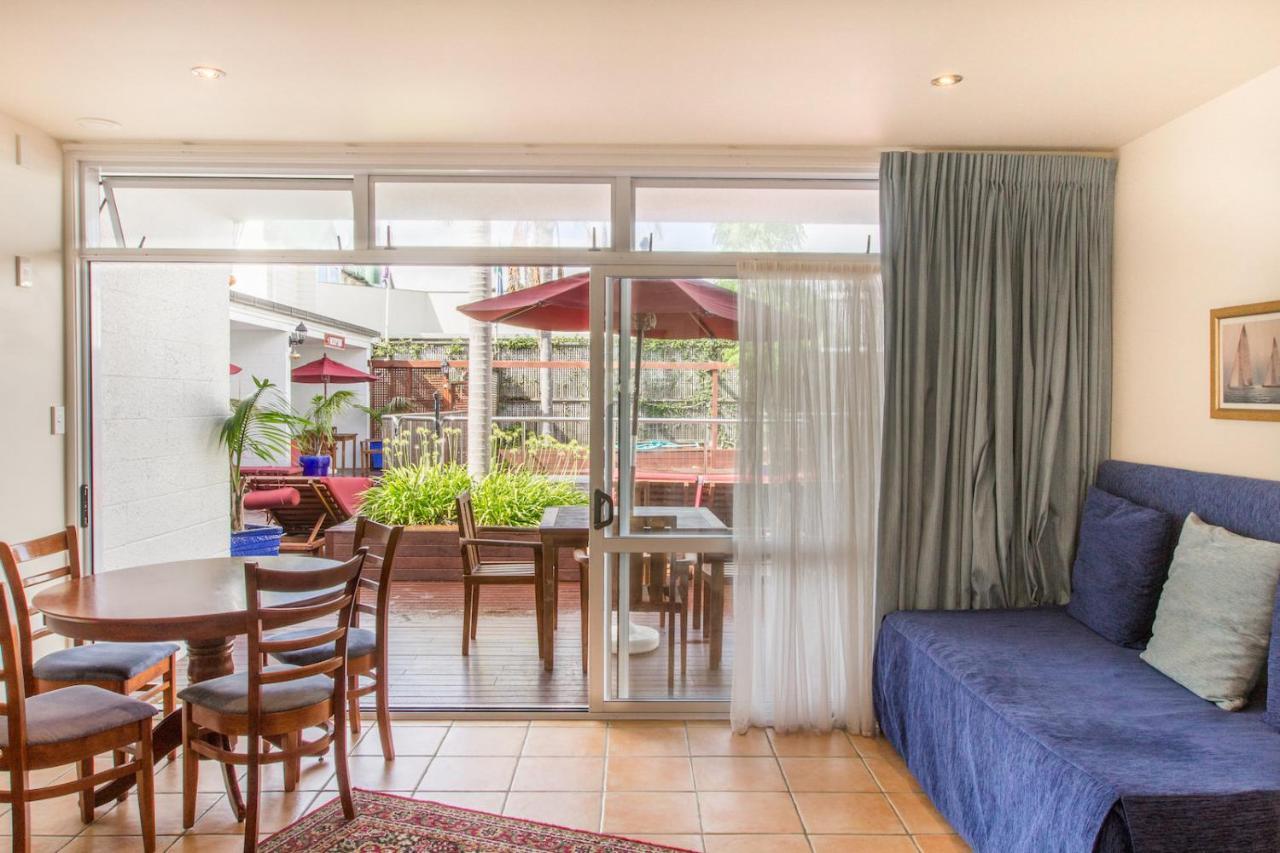 Commodores Lodge Russell Luaran gambar